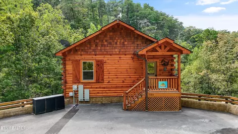 2184 Bear Haven Way, Sevierville, TN 37862