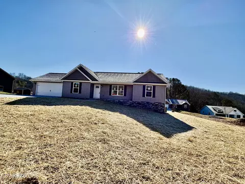 135 Milo Cir, Tazewell, TN 37879