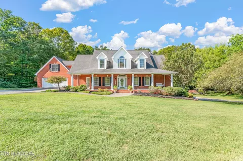 3000 Hirst Cir, Lenoir City, TN 37772