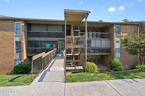 518 Berlin Dr, Knoxville, TN 37923