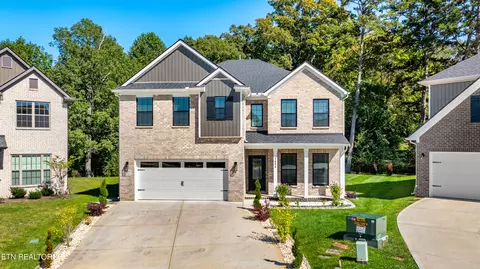 1653 Sugar Cane Ln, Knoxville, TN 37931