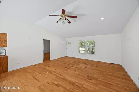 1357 Franklin Loop, Clarkrange, TN 38553 photo 3