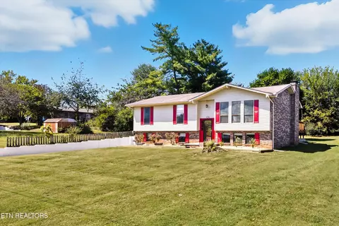 420 First St, Seymour, TN 37865
