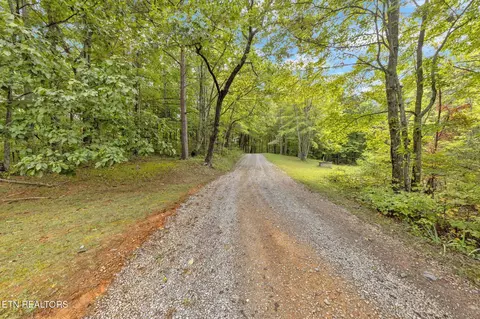 399 Cooper Rd, Vonore, TN 37885 photo 10