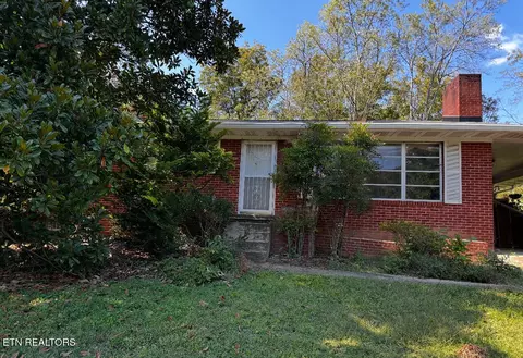 2072 Chapman Hwy, Sevierville, TN 37876