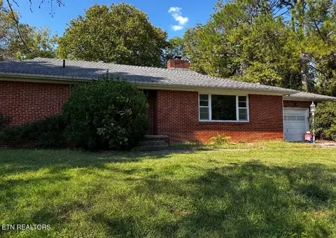2064 Chapman Highway Hwy, Sevierville, TN 37876