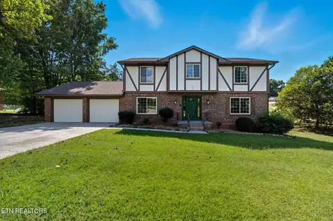 319 Kenmark Dr, Maryville, TN 37803
