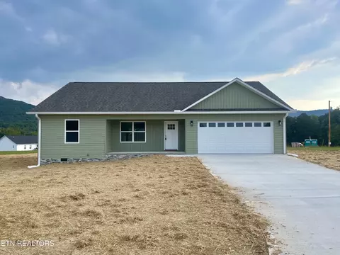 225 Meadow Dr, Oliver Springs, TN 37840