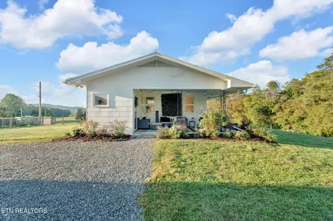 40 Spring Lane Ln, Fall Branch, TN 37656 photo 3