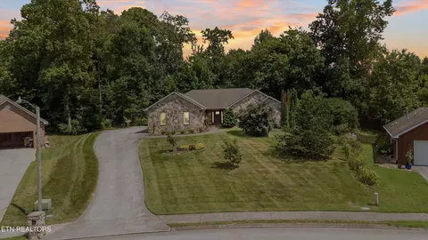 2249 Argonne Dr, Maryville, TN 37804