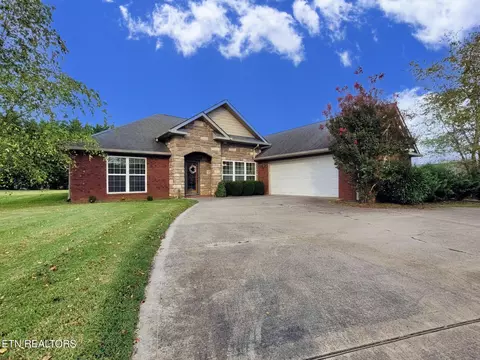 245 Flora Dr, Lenoir City, TN 37771