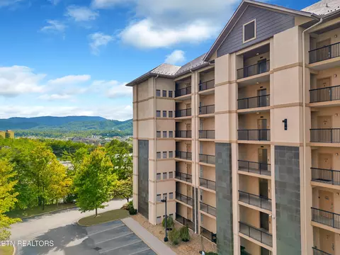 124 Plaza Dr #1303, Pigeon Forge, TN 37863