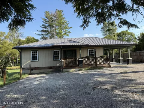 1475 Taylor Place Rd, Jamestown, TN 38556