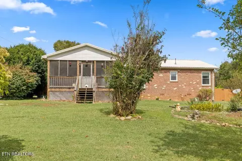112 Charles Pl, Harriman, TN 37748