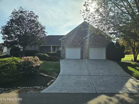208 Kiowa Pt, Loudon, TN 37774