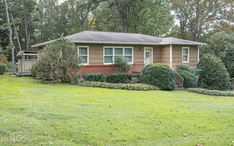 708 White Oak Dr, Knoxville, TN 37920