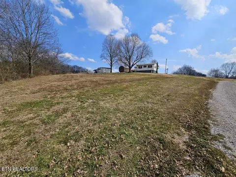 4020 W Wade Rd, Loudon, TN 37774