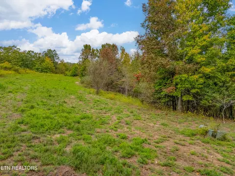 152 Emerald Pointe Circle, Rockwood, TN 37854
