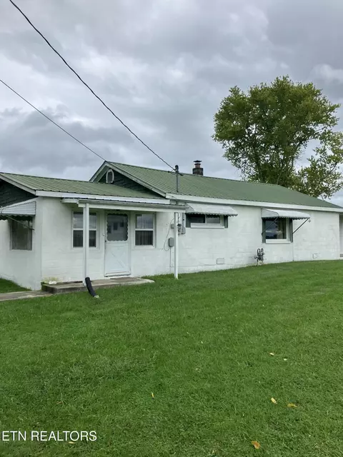 1845 Deer Lodge Hwy, Clarkrange, TN 38553