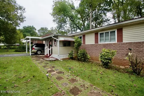 206 Hartford Rd, Knoxville, TN 37920