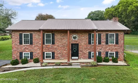 100 Foster Dr, Lenoir City, TN 37772