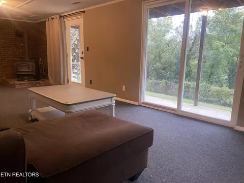 Living - 628 Nettleton Rd, Harrogate, TN 37752 photo 4 of 4