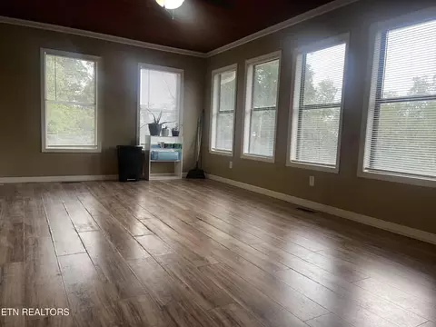 Living - 628 Nettleton Rd, Harrogate, TN 37752 photo 1 of 4