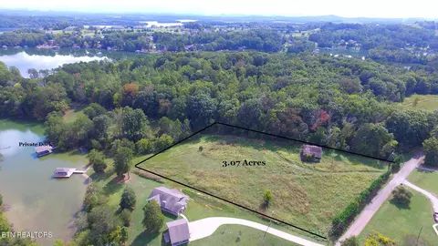 2050 E Bat Creek Rd, Vonore, TN 37885