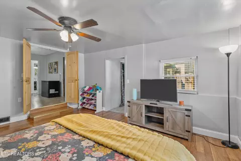 Bedroom - 552 N Wright Rd, Alcoa, TN 37701 photo 5 of 5