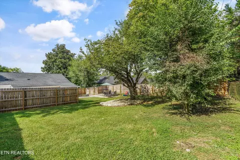 Exterior - 552 N Wright Rd, Alcoa, TN 37701 photo 7 of 8