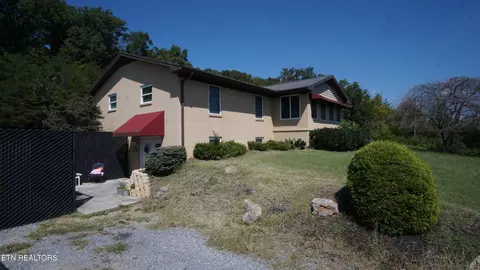 110 N Springview Rd, Maryville, TN 37801
