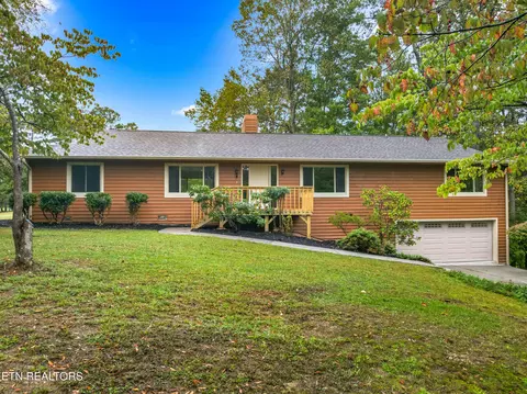 3320 Hazelwood Ct, Baneberry, TN 37890