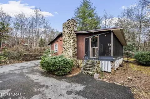 1303 Ski View Ln, Sevierville, TN 37876