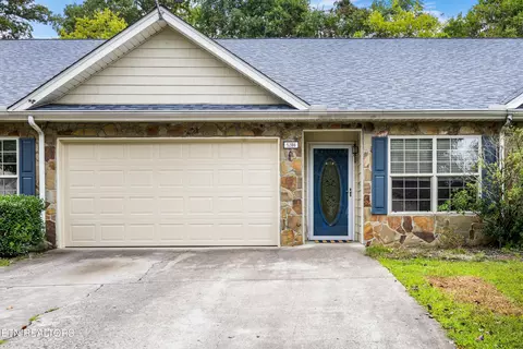 5286 Avery Woods Ln, Knoxville, TN 37921