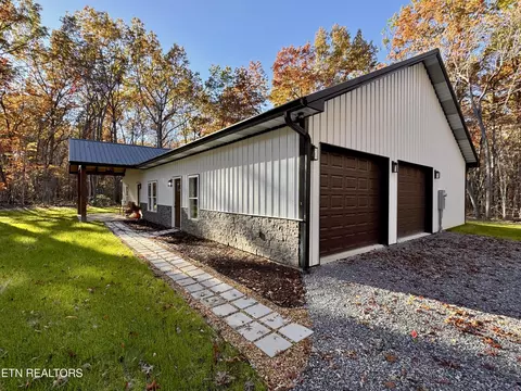2662 Cumberland Lakes Dr, Monterey, TN 38574