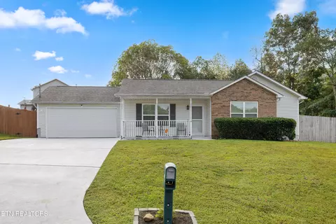 8212 Oak Terrace Ln, Powell, TN 37849