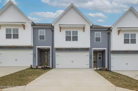 1735 Lateglow Way, Knoxville, TN 37931