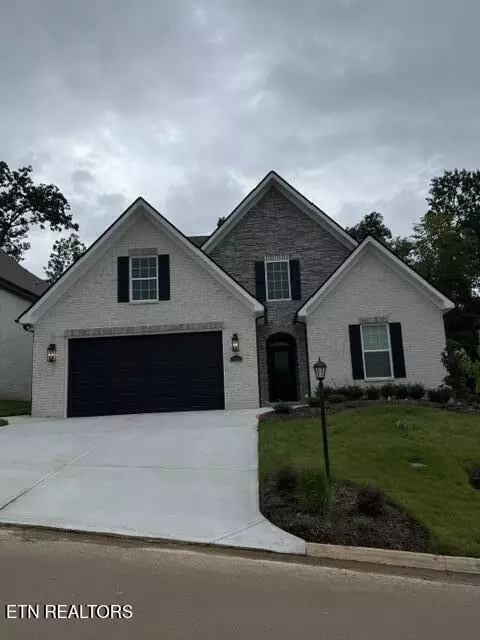 9980 Rio Bravo Ln, Knoxville, TN 37922