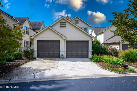3413 Commodore Pt, Knoxville, TN 37922