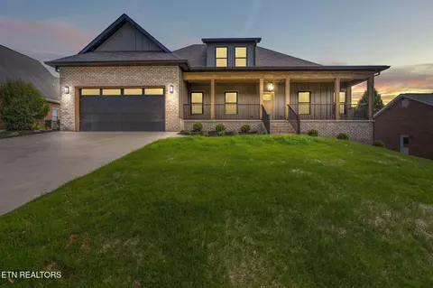 12123 Harvard Ln, Glade Spring, VA 24340
