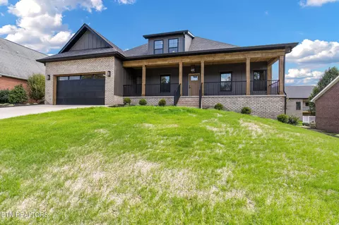 12123 Harvard Ln, Glade Spring, VA 24340