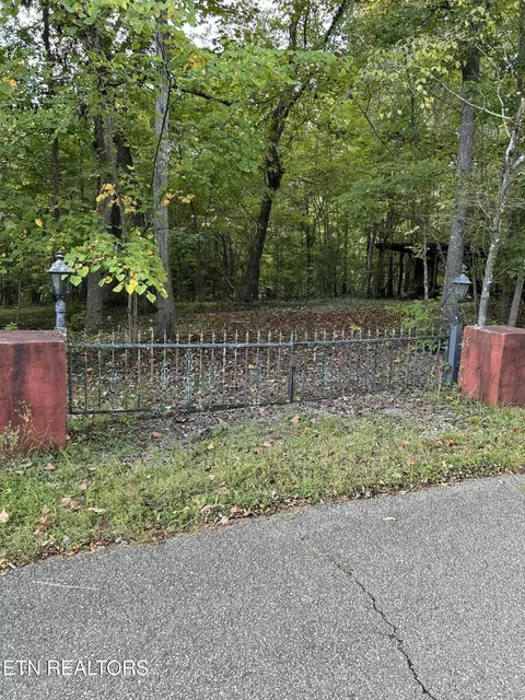 Ellis Rd, Kingston, TN 37763