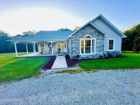 145 Windswept Dr, Crossville, TN 38571
