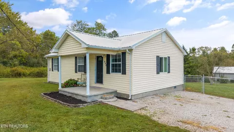 640 Camp Ridge Rd, La Follette, TN 37766