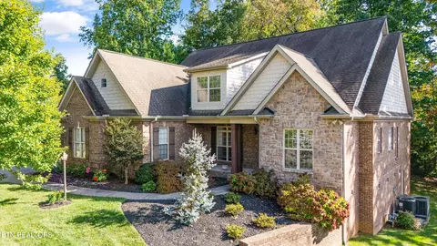 2125 Jakes Walk Ln, Knoxville, TN 37932