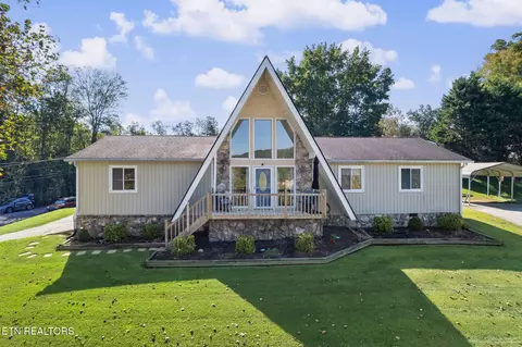 1129 Melton Hill Cir, Clinton, TN 37716