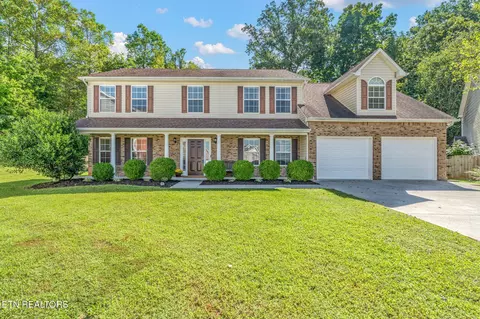 737 Mountain Pass Ln, Knoxville, TN 37923