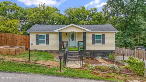 909 Highland Ave, Loudon, TN 37774
