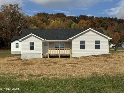 109 Ogle Dr, Sweetwater, TN 37874