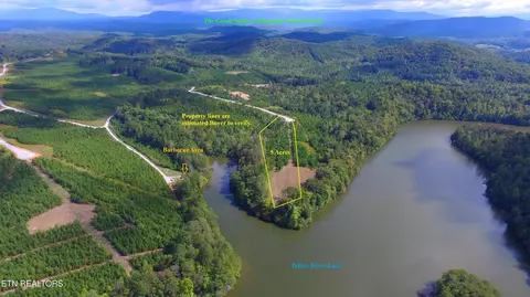 692 Overlook Dr, Vonore, TN 37885
